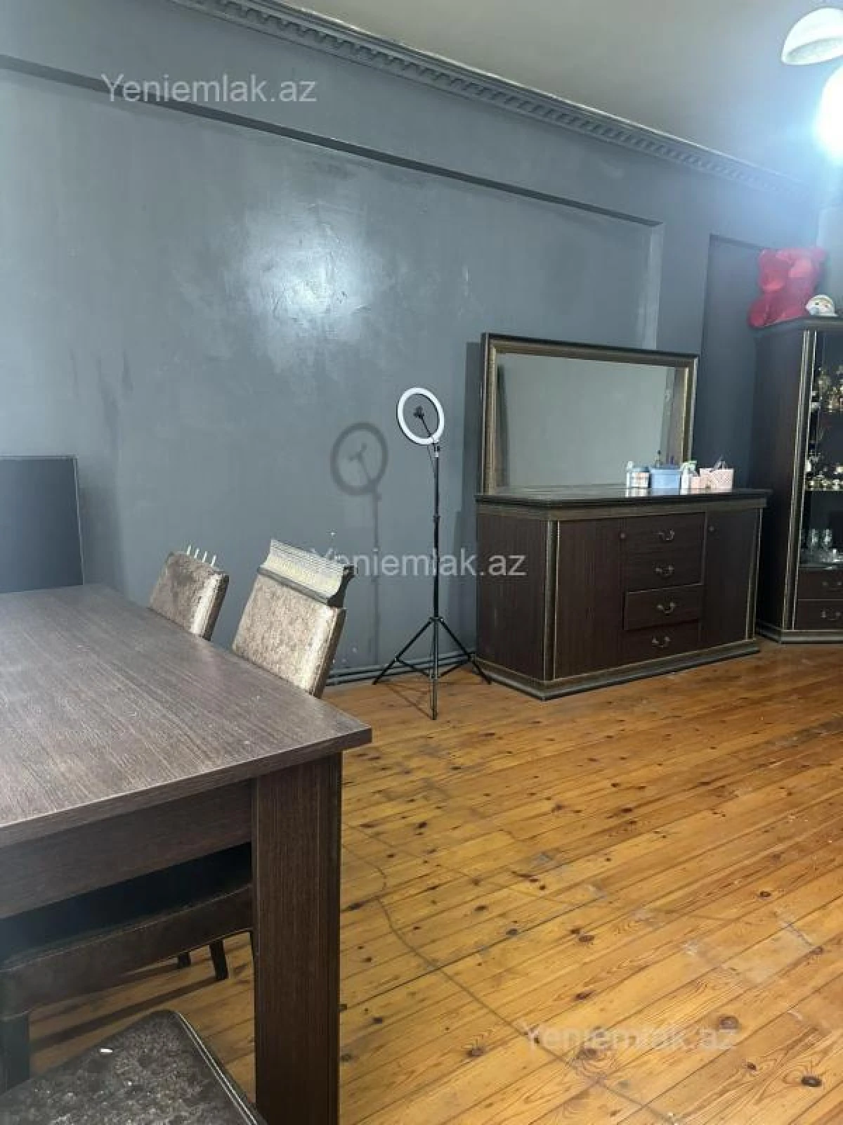 Satılır 2 otaqlı köhnə tikili 66 m²