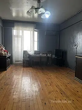 Satılır 2 otaqlı köhnə tikili 66 m²