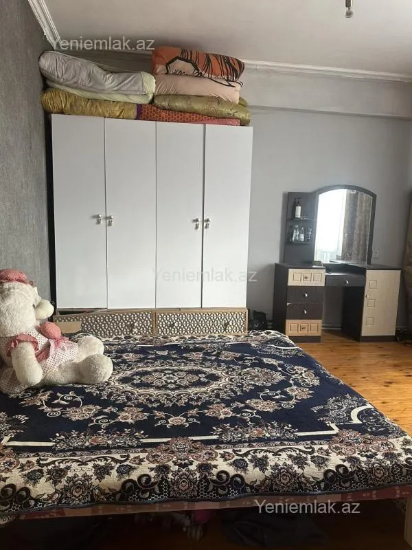 Satılır 2 otaqlı köhnə tikili 66 m²