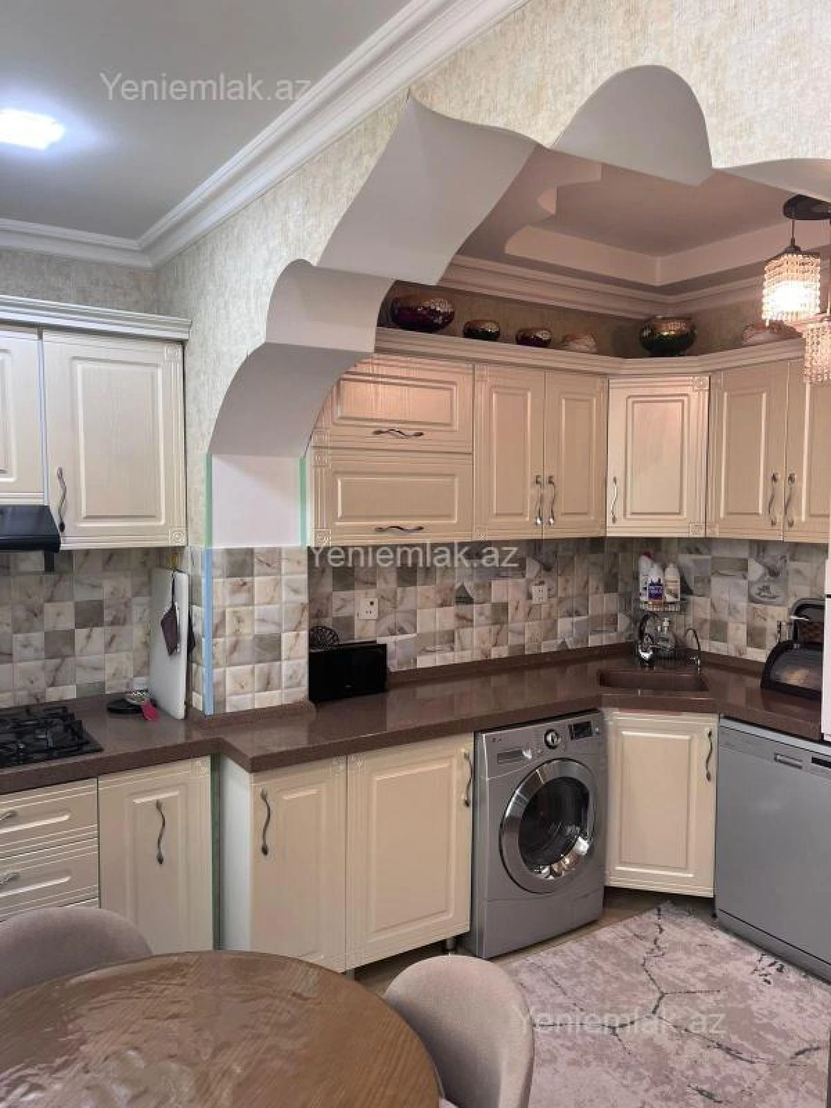 Satılır 4 otaqlı köhnə tikili 120 m²