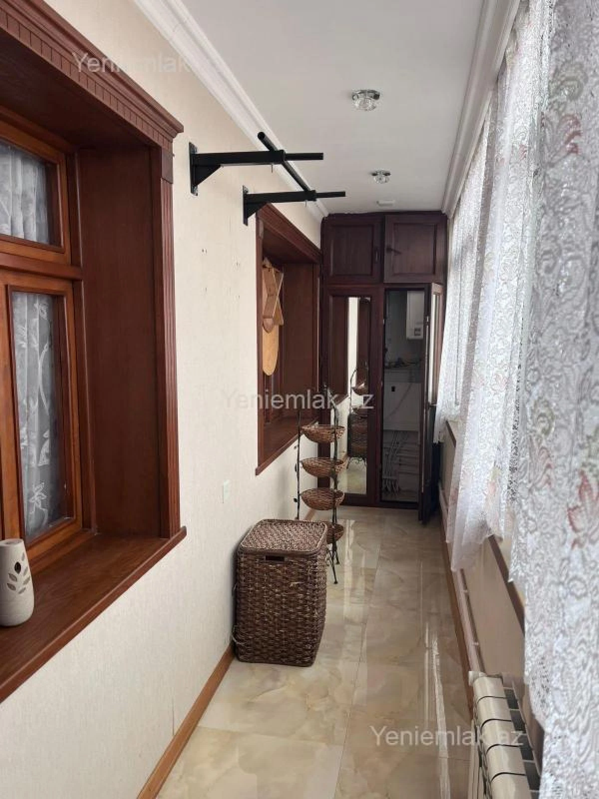 Satılır 4 otaqlı köhnə tikili 120 m²