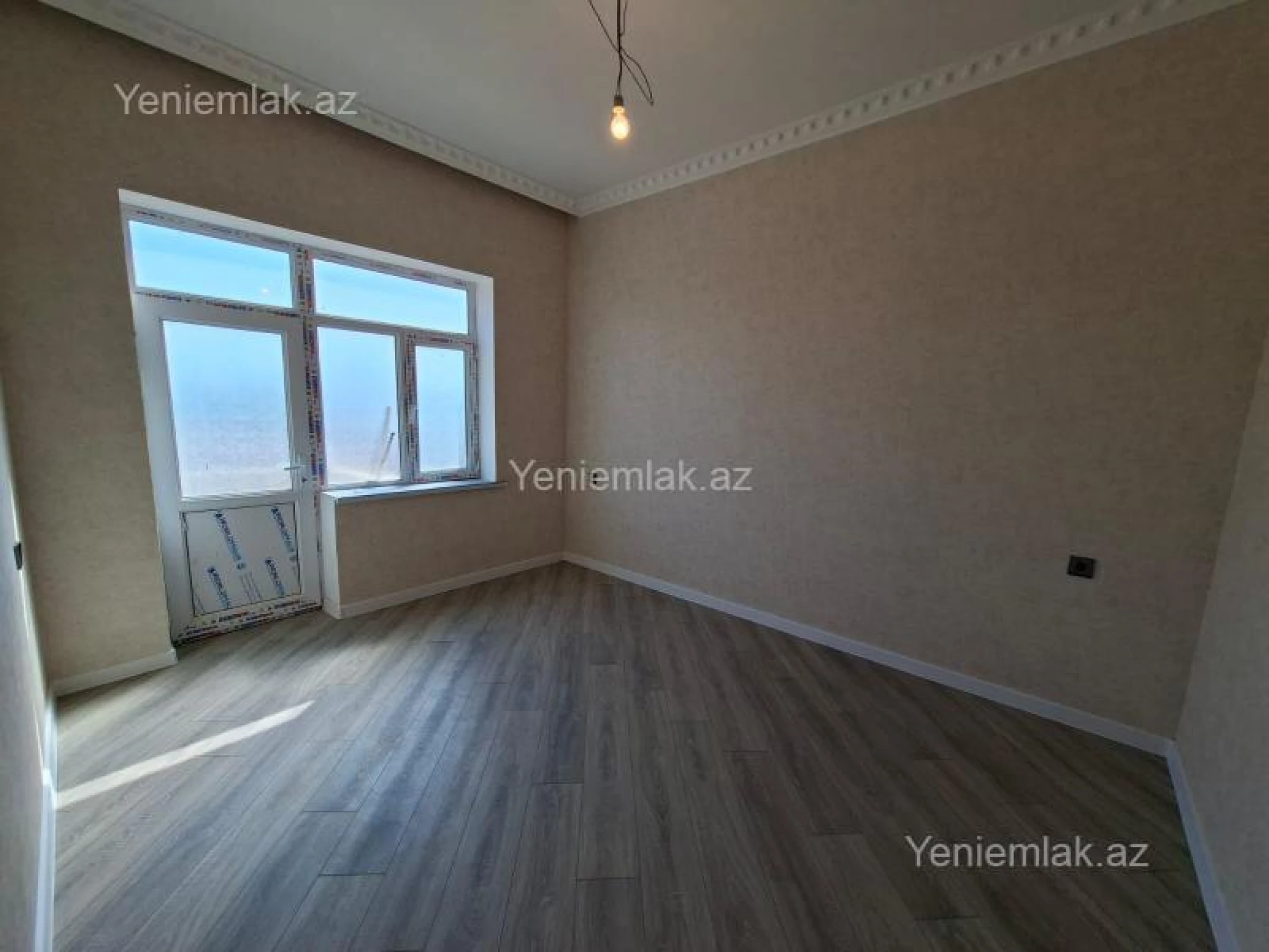 Satılır 5 otaqlı həyət evi 180 m²