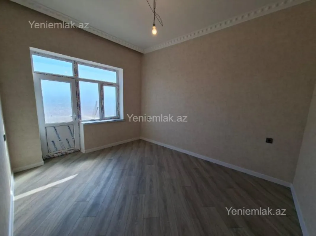 Satılır 5 otaqlı həyət evi 180 m²
