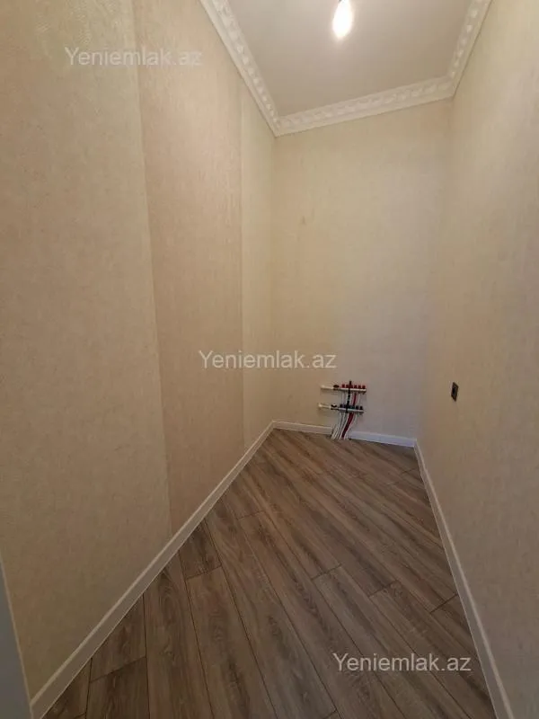 Satılır 5 otaqlı həyət evi 180 m²