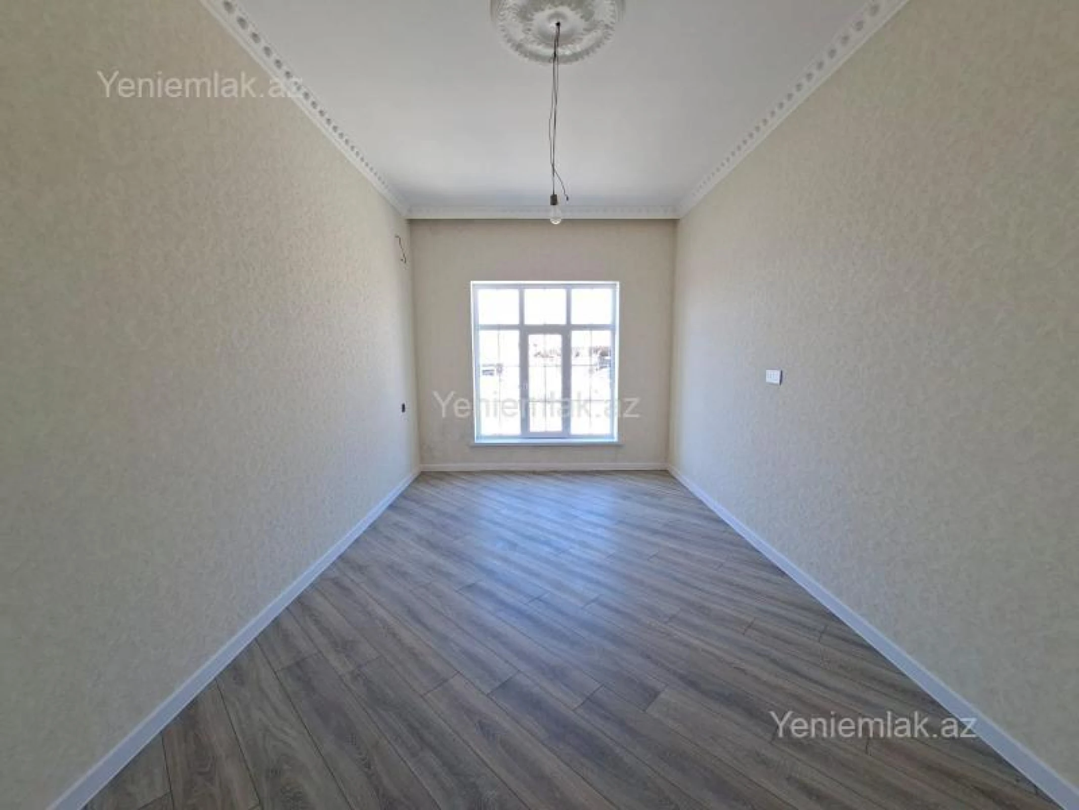 Satılır 5 otaqlı həyət evi 180 m²