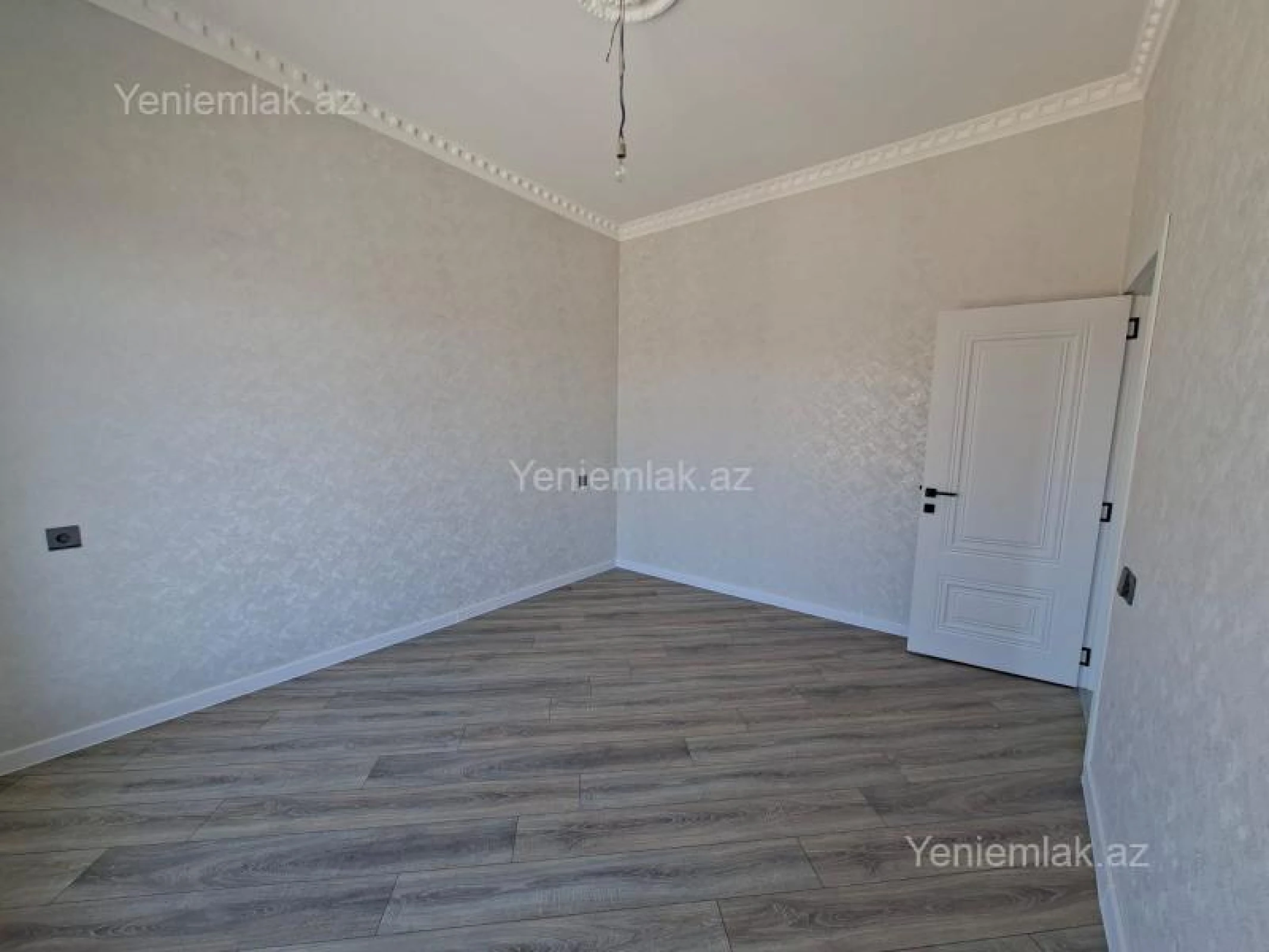 Satılır 5 otaqlı həyət evi 180 m²