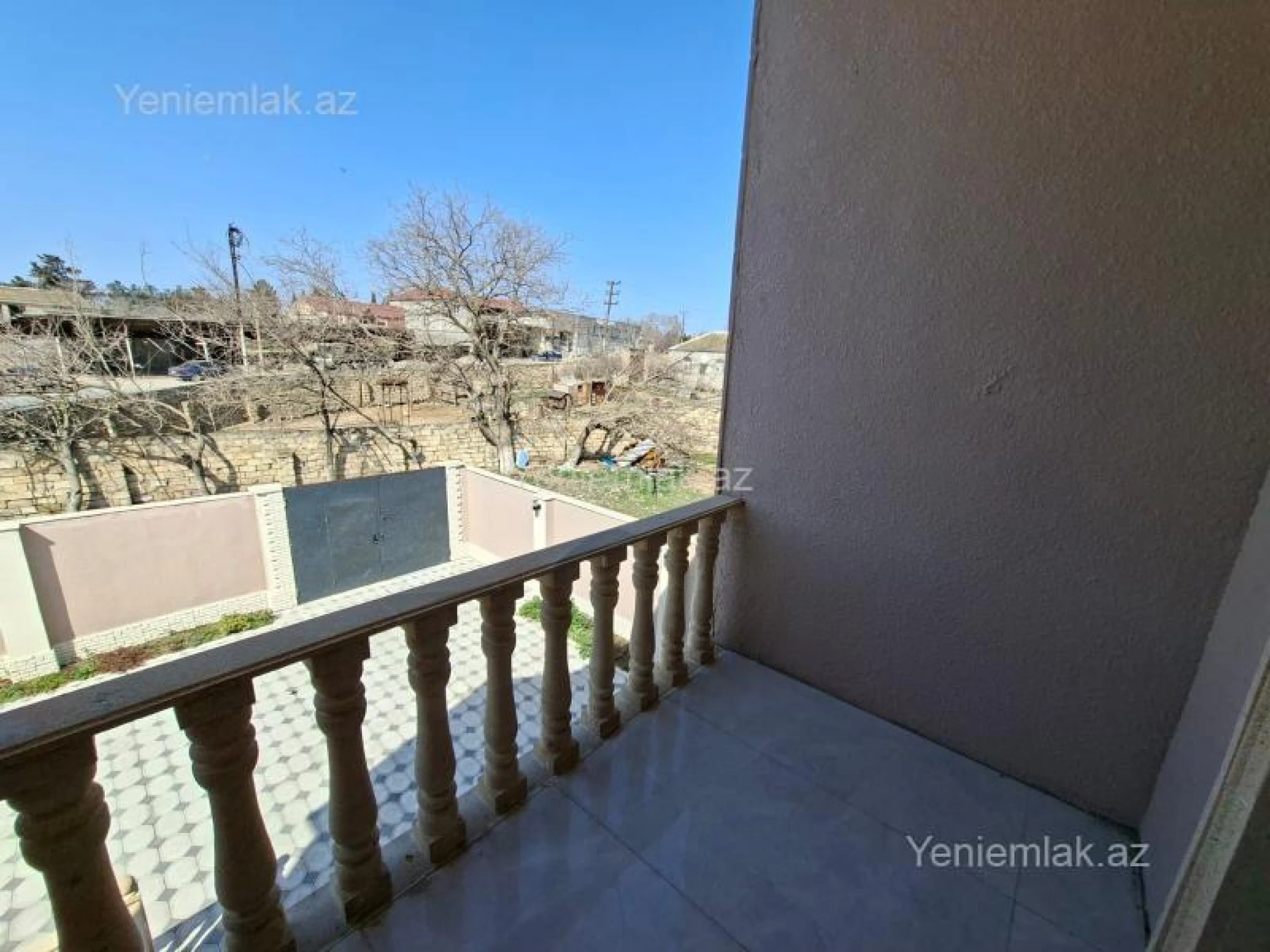 Satılır 5 otaqlı həyət evi 180 m²