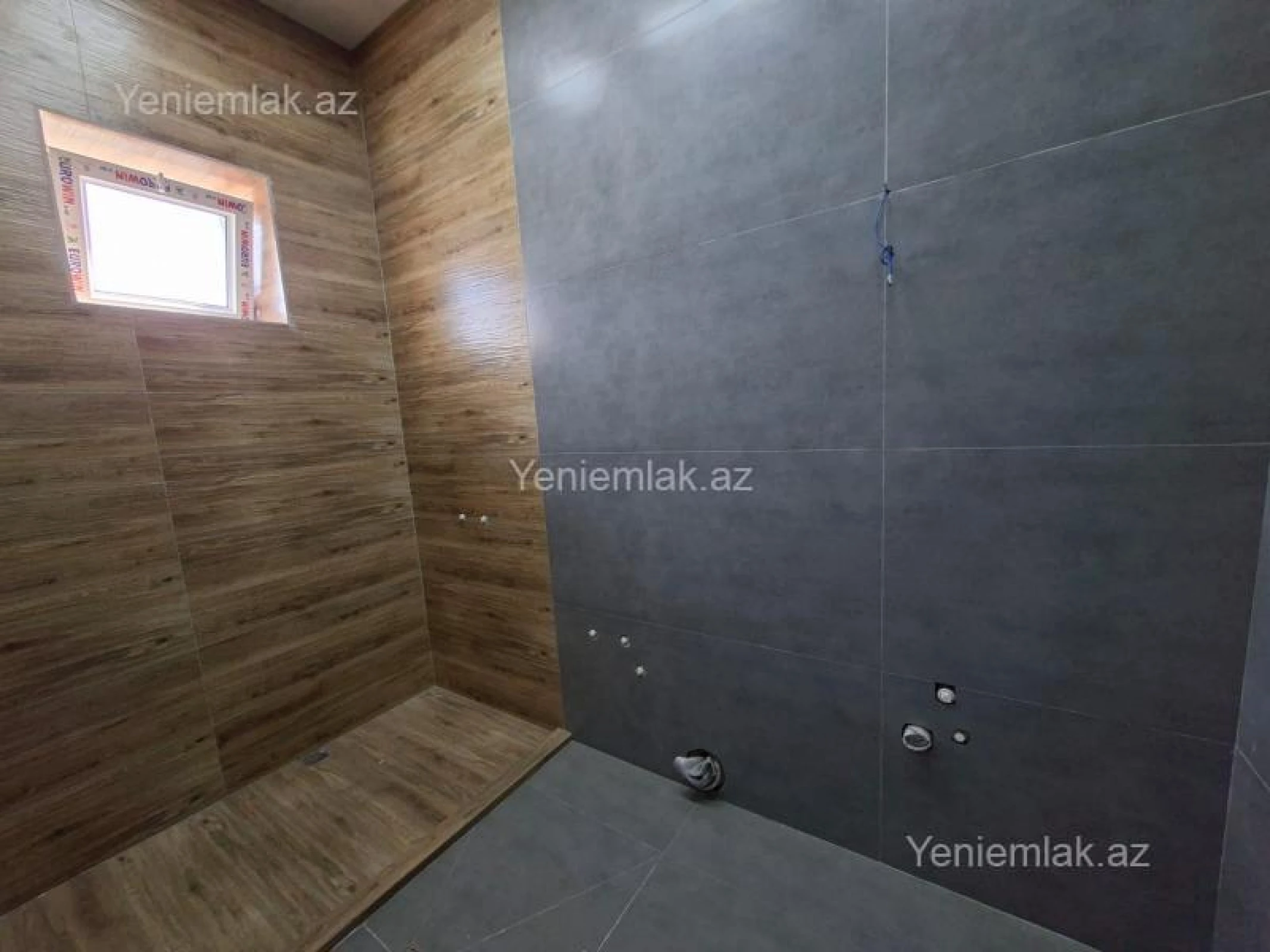 Satılır 5 otaqlı həyət evi 180 m²
