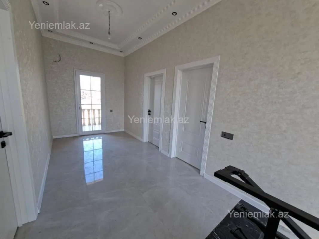 Satılır 5 otaqlı həyət evi 180 m²