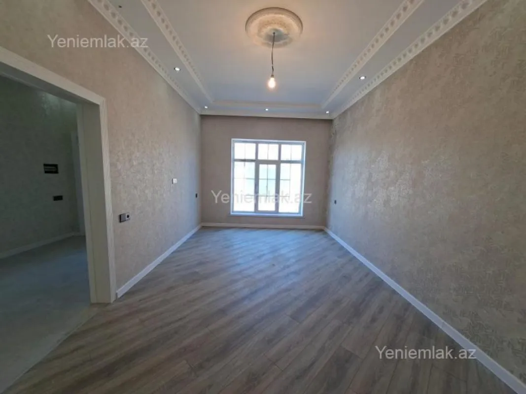 Satılır 5 otaqlı həyət evi 180 m²
