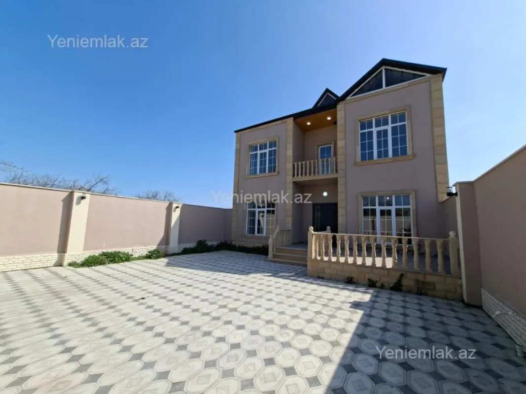 Satılır 5 otaqlı həyət evi 180 m²