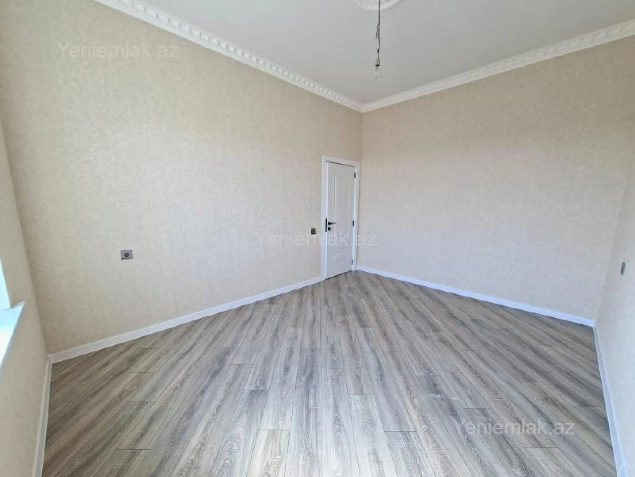 Satılır 5 otaqlı həyət evi 180 m²