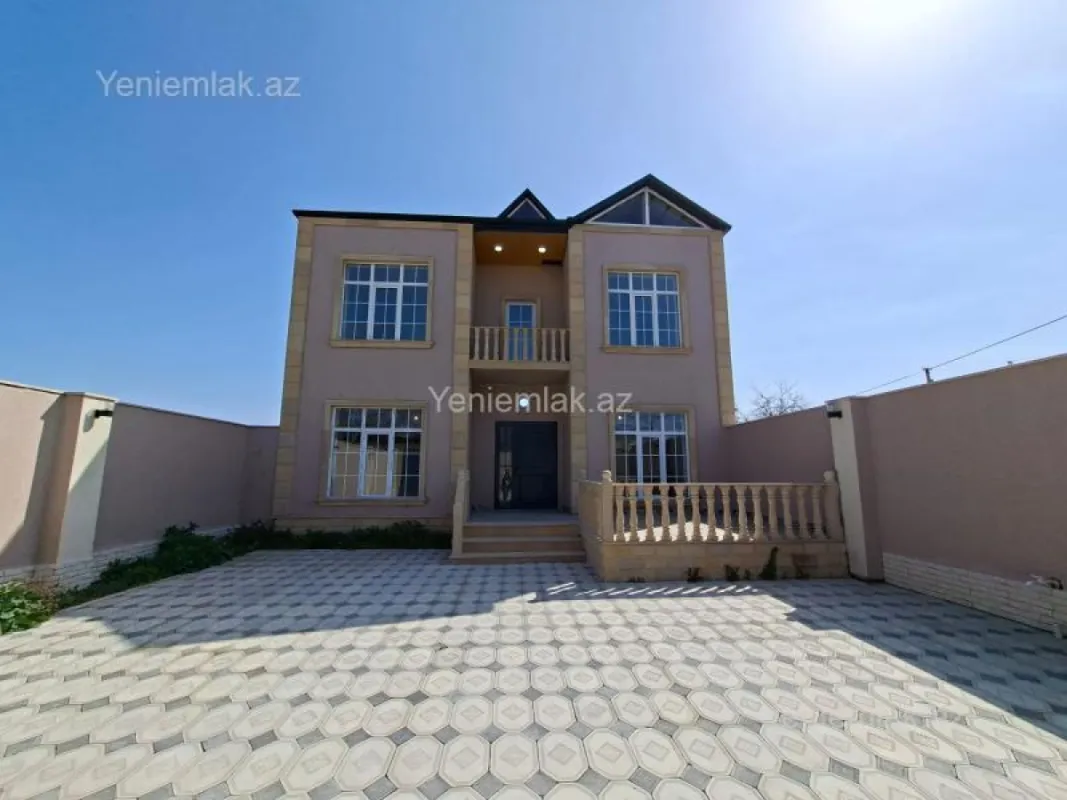 Satılır 5 otaqlı həyət evi 180 m²