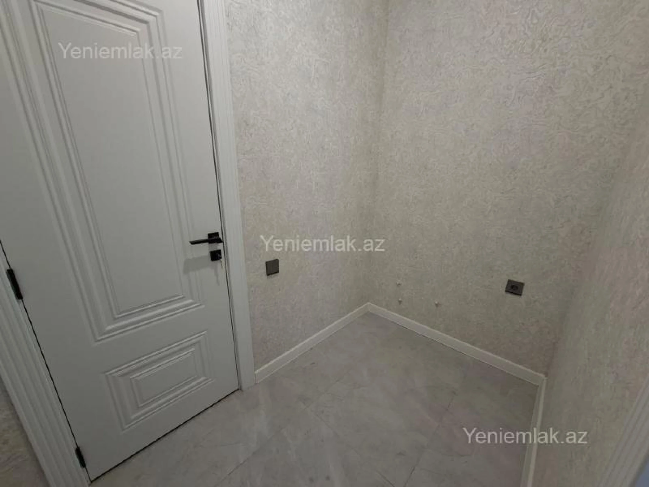 Satılır 5 otaqlı həyət evi 180 m²