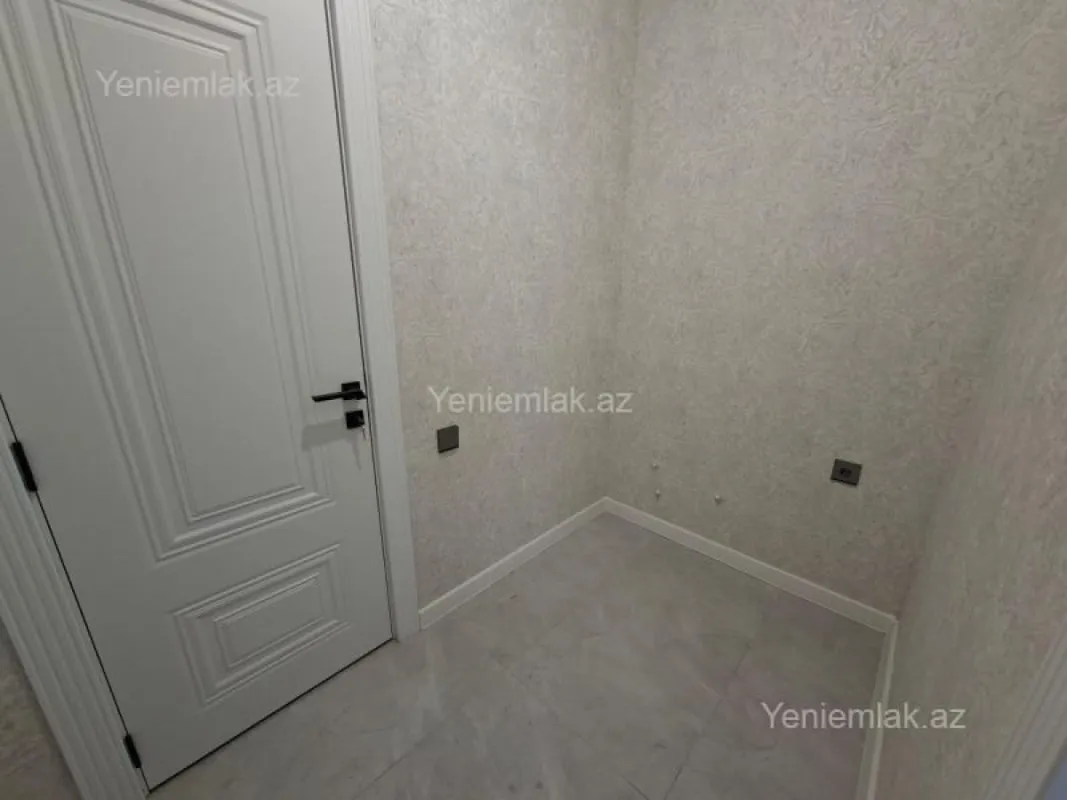 Satılır 5 otaqlı həyət evi 180 m²