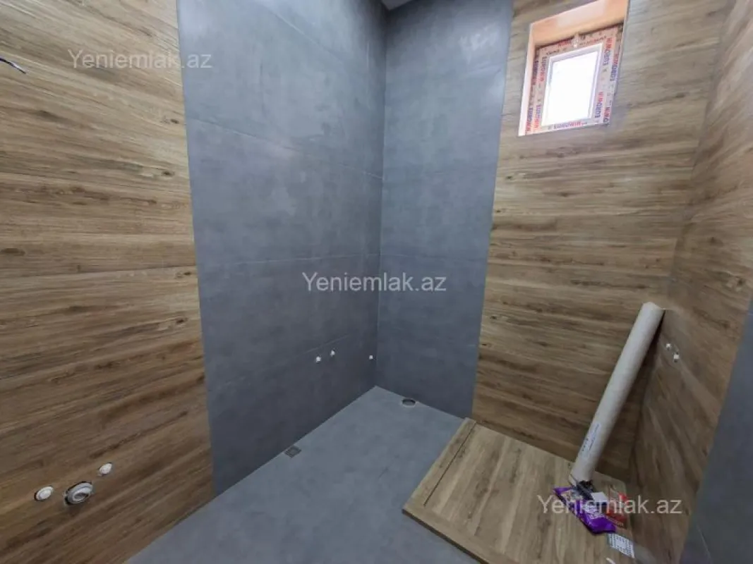 Satılır 5 otaqlı həyət evi 180 m²