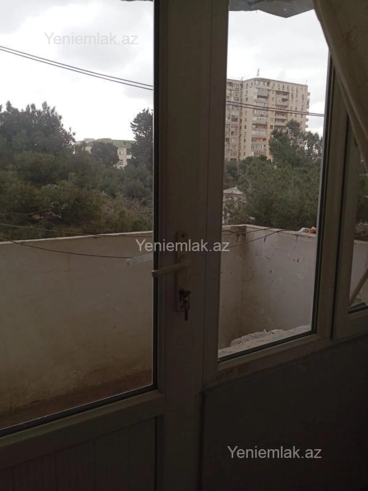 Satılır 2 otaqlı köhnə tikili 60 m²