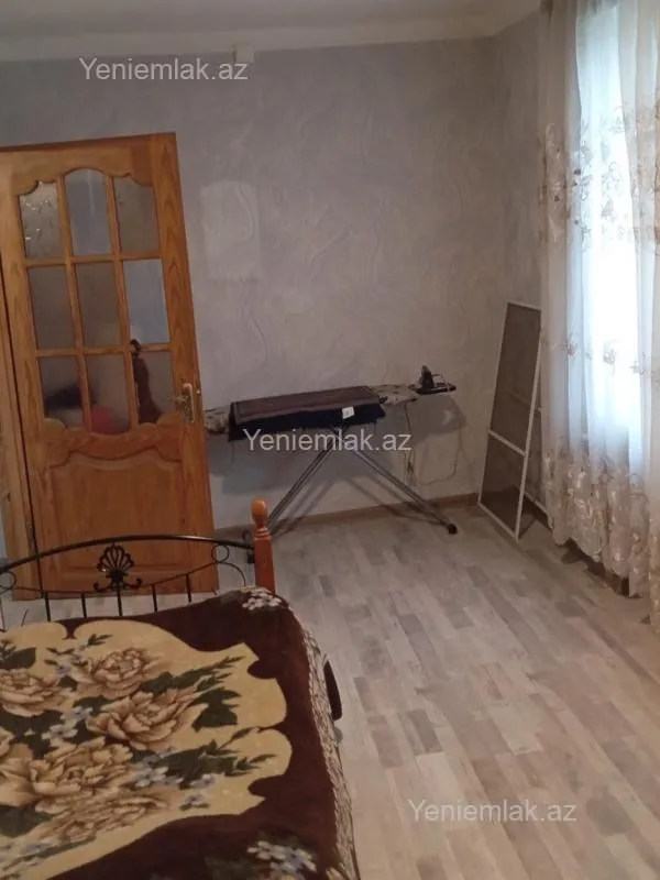 Satılır 2 otaqlı köhnə tikili 60 m²