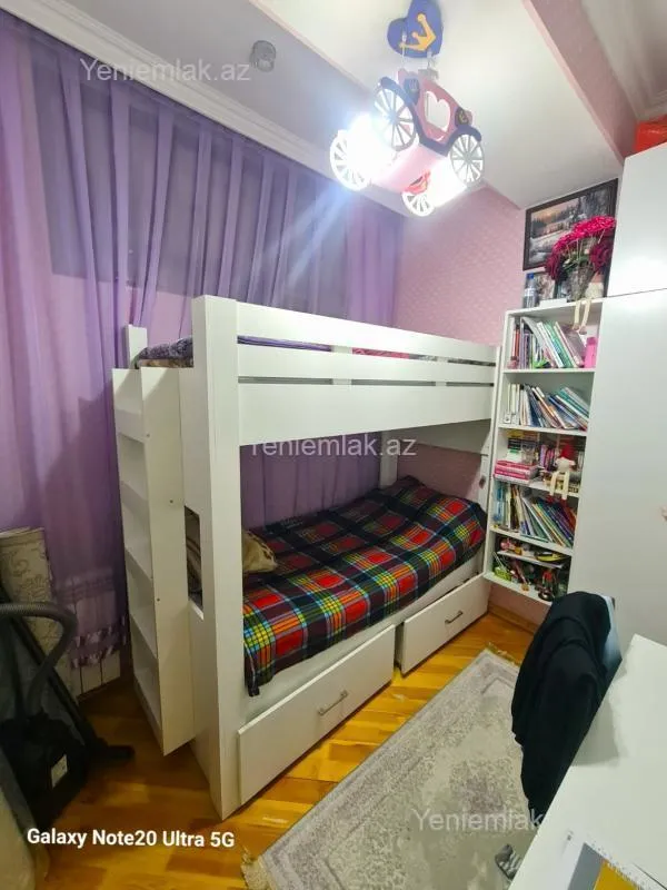 Satılır 3 otaqlı yeni tikili 65 m²