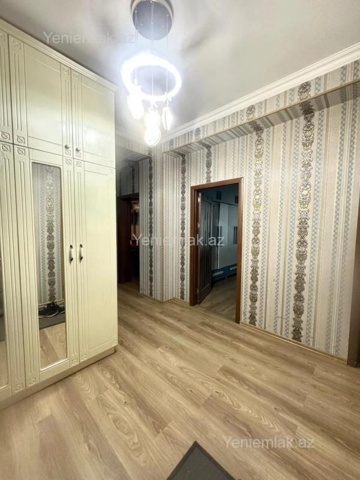 Satılır 3 otaqlı yeni tikili 115 m²
