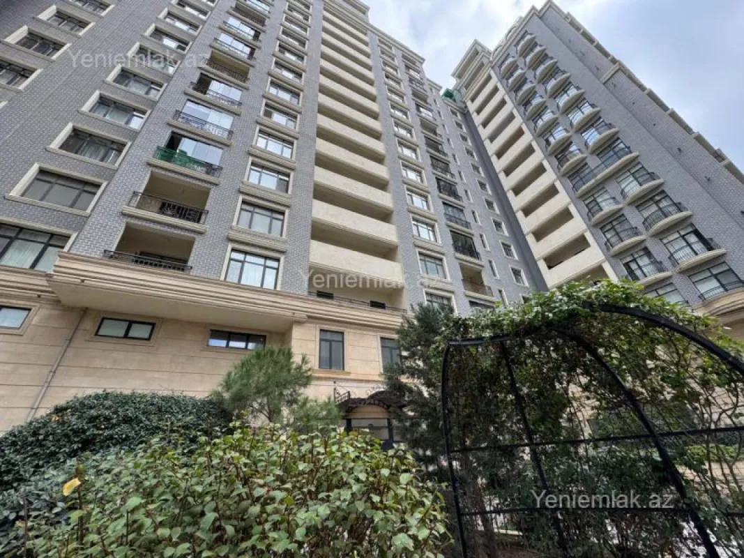 Satılır 3 otaqlı yeni tikili 115 m²