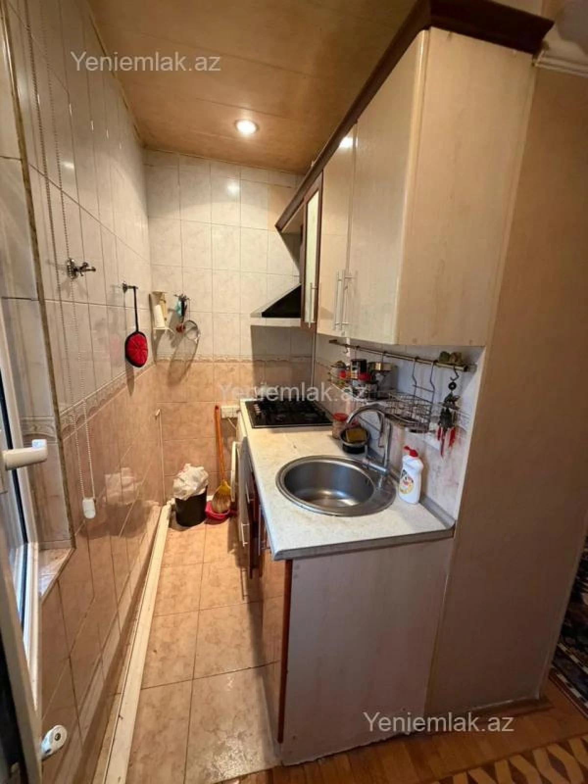 Satılır 4 otaqlı köhnə tikili 100 m²