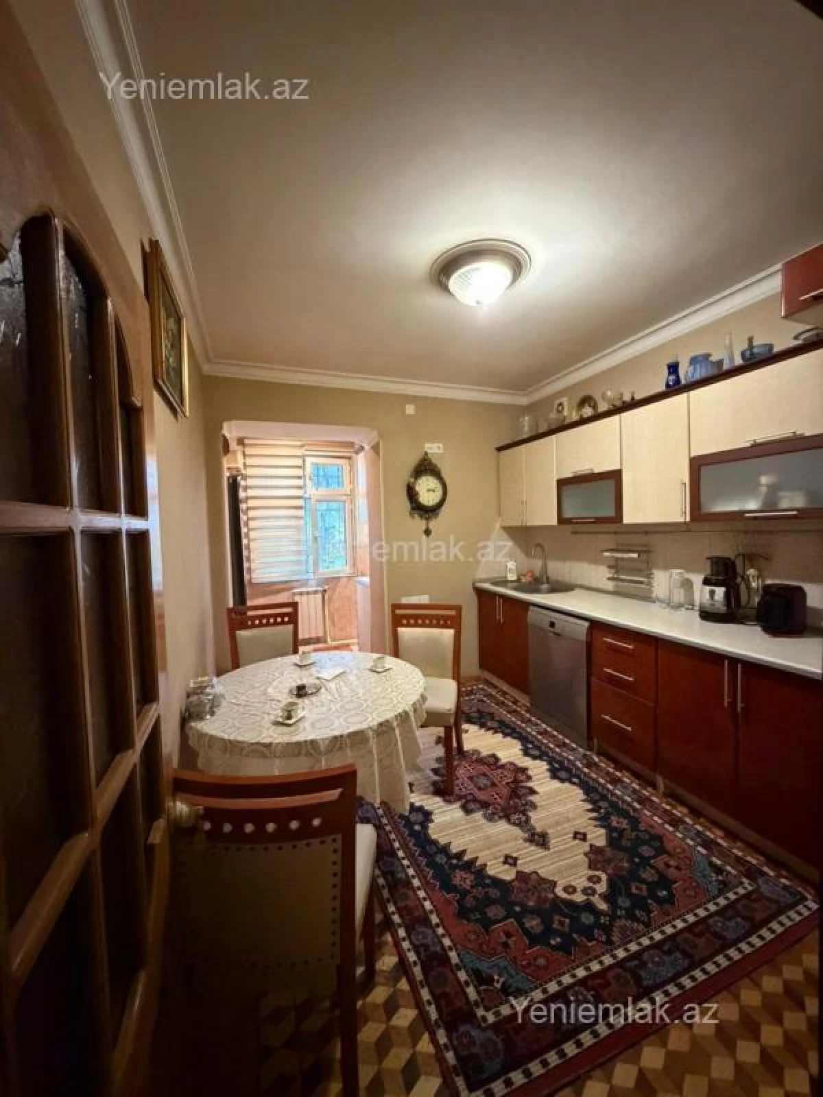 Satılır 4 otaqlı köhnə tikili 100 m²