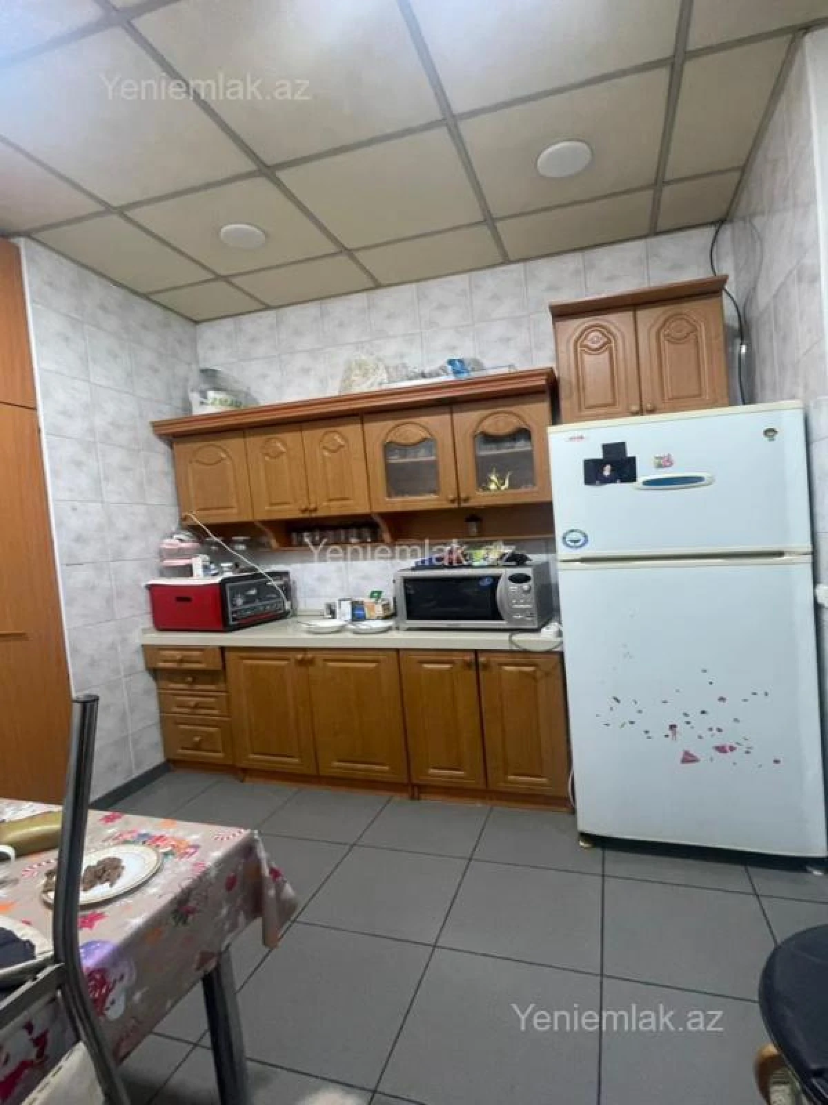 Satılır 3 otaqlı köhnə tikili 90 m²