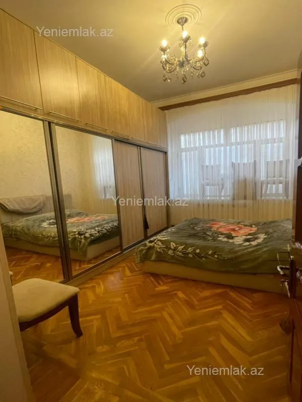 Satılır 3 otaqlı köhnə tikili 90 m²