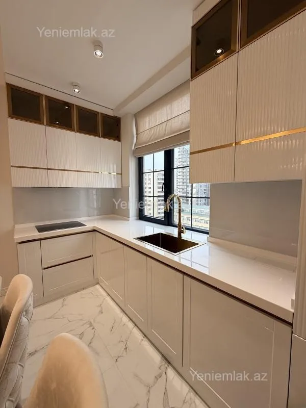 Satılır 3 otaqlı yeni tikili 86 m²