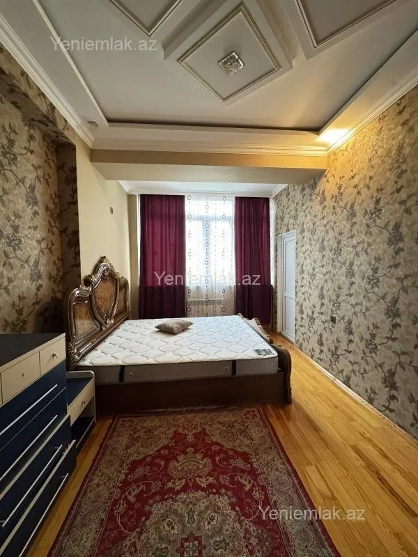 Satılır 3 otaqlı yeni tikili 82 m²