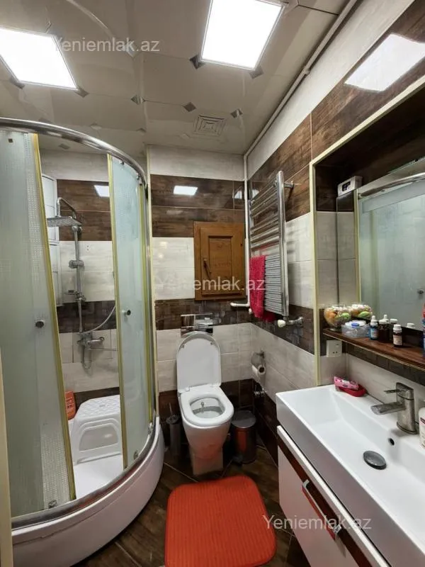 Satılır 4 otaqlı köhnə tikili 100 m²