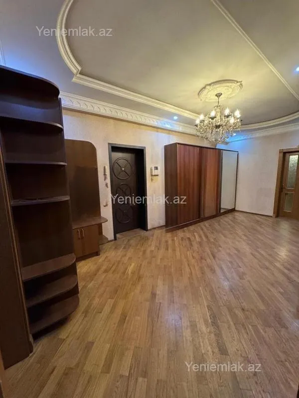 Satılır 3 otaqlı yeni tikili 125 m²