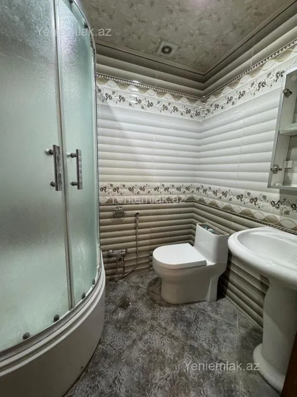 Satılır 3 otaqlı yeni tikili 125 m²