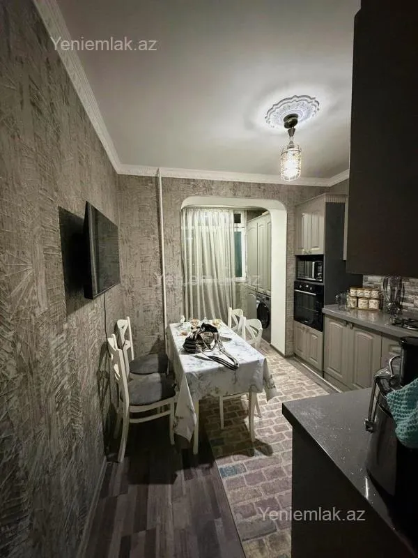 Satılır 3 otaqlı köhnə tikili 75 m²