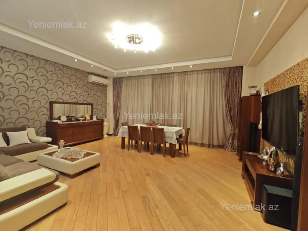 Satılır 4 otaqlı yeni tikili 200.5 m²