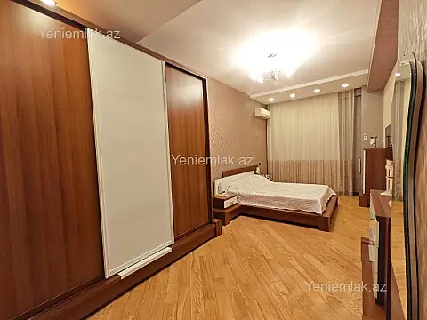Satılır 4 otaqlı yeni tikili 200.5 m²