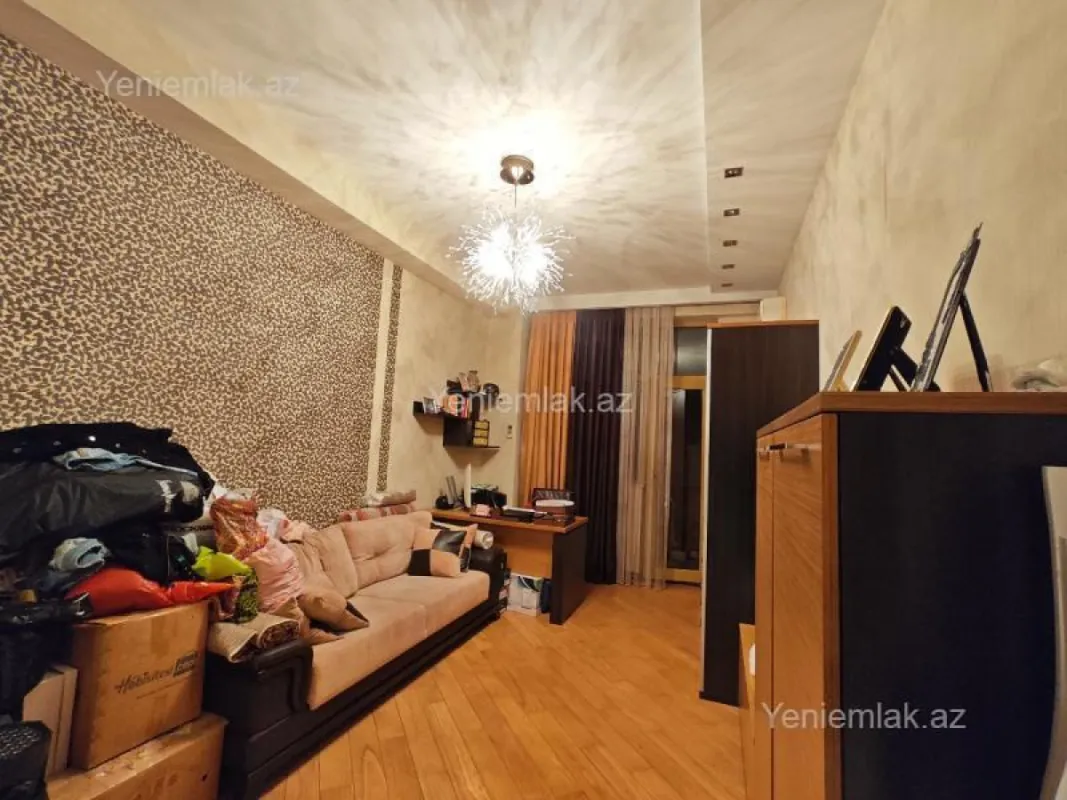 Satılır 4 otaqlı yeni tikili 200.5 m²