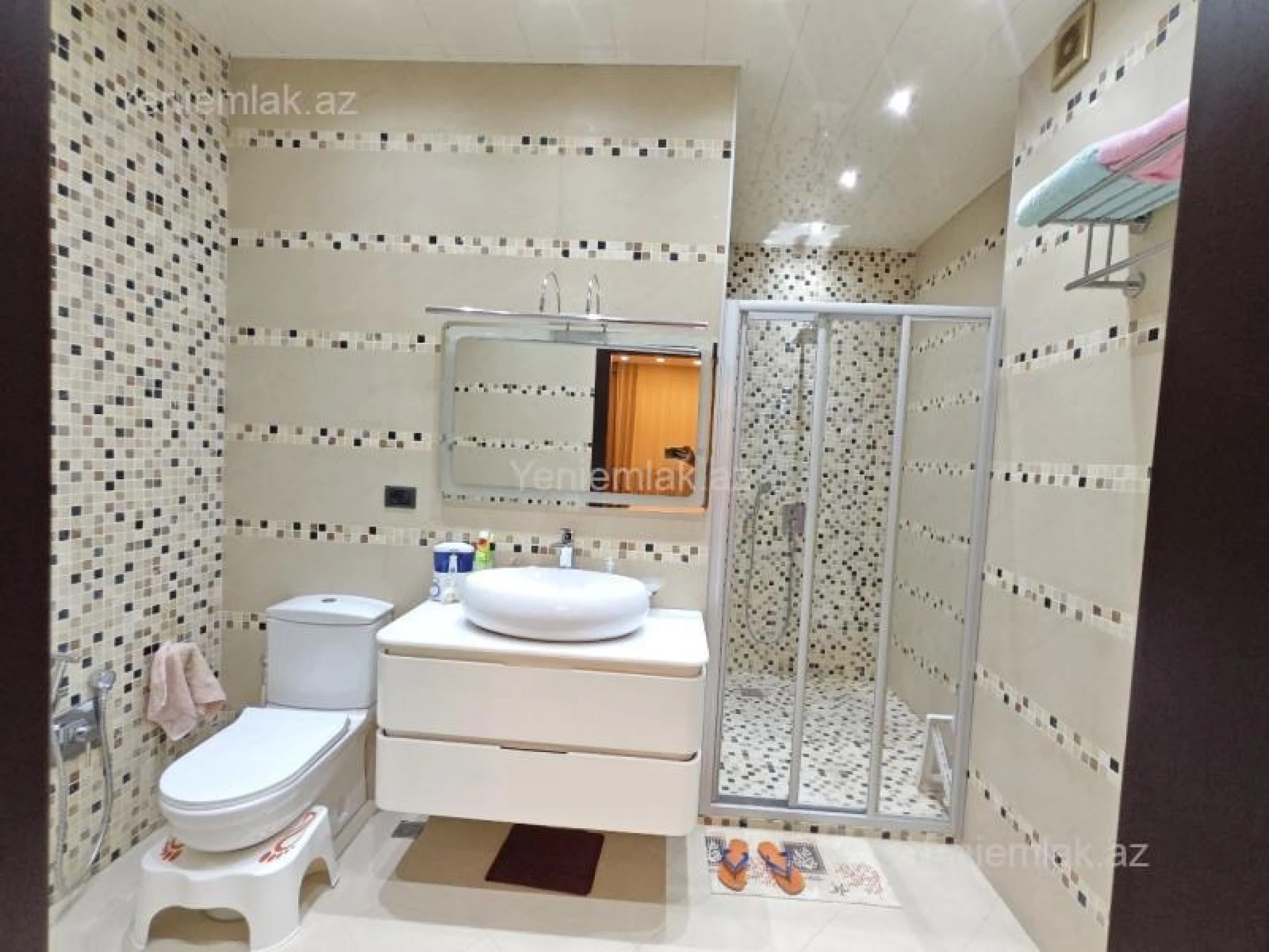 Satılır 4 otaqlı yeni tikili 200.5 m²