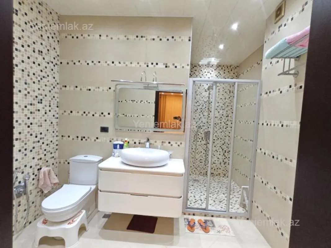 Satılır 4 otaqlı yeni tikili 200.5 m²