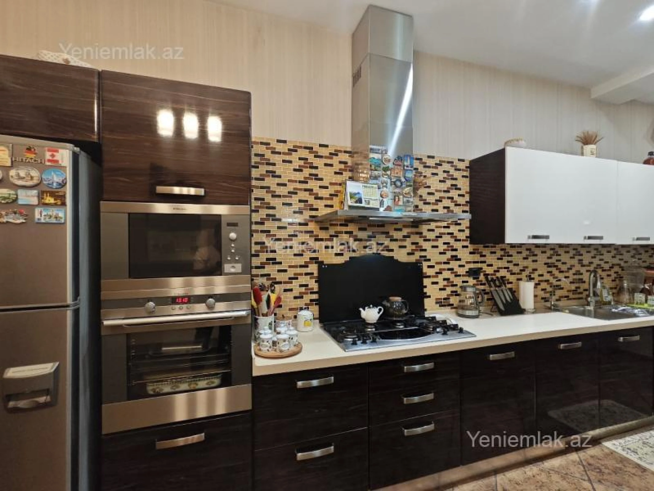 Satılır 4 otaqlı yeni tikili 200.5 m²