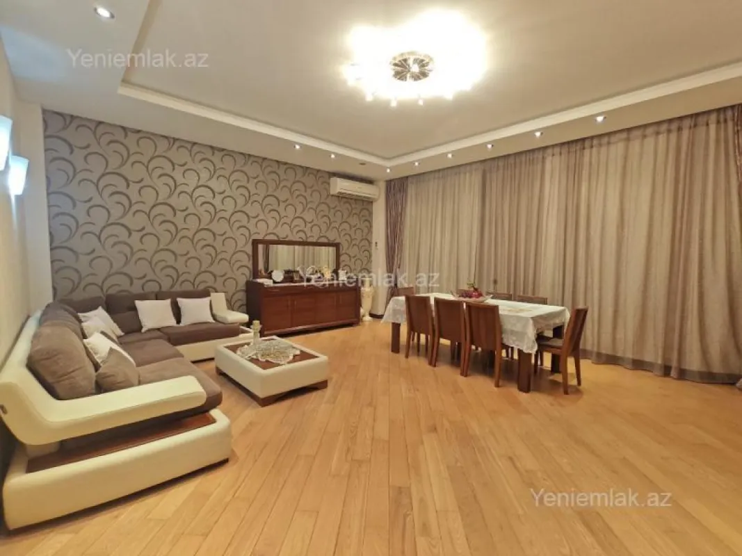 Satılır 4 otaqlı yeni tikili 200.5 m²