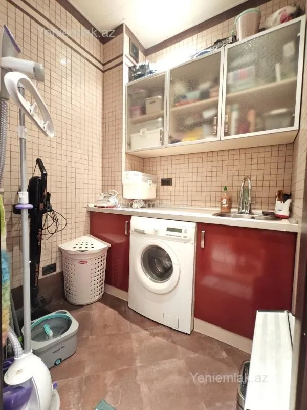 Satılır 4 otaqlı yeni tikili 200.5 m²