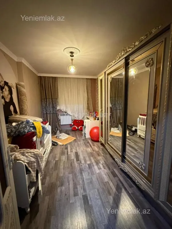 Satılır 3 otaqlı köhnə tikili 80 m²