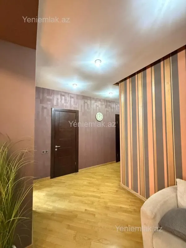 Satılır 3 otaqlı yeni tikili 137 m²