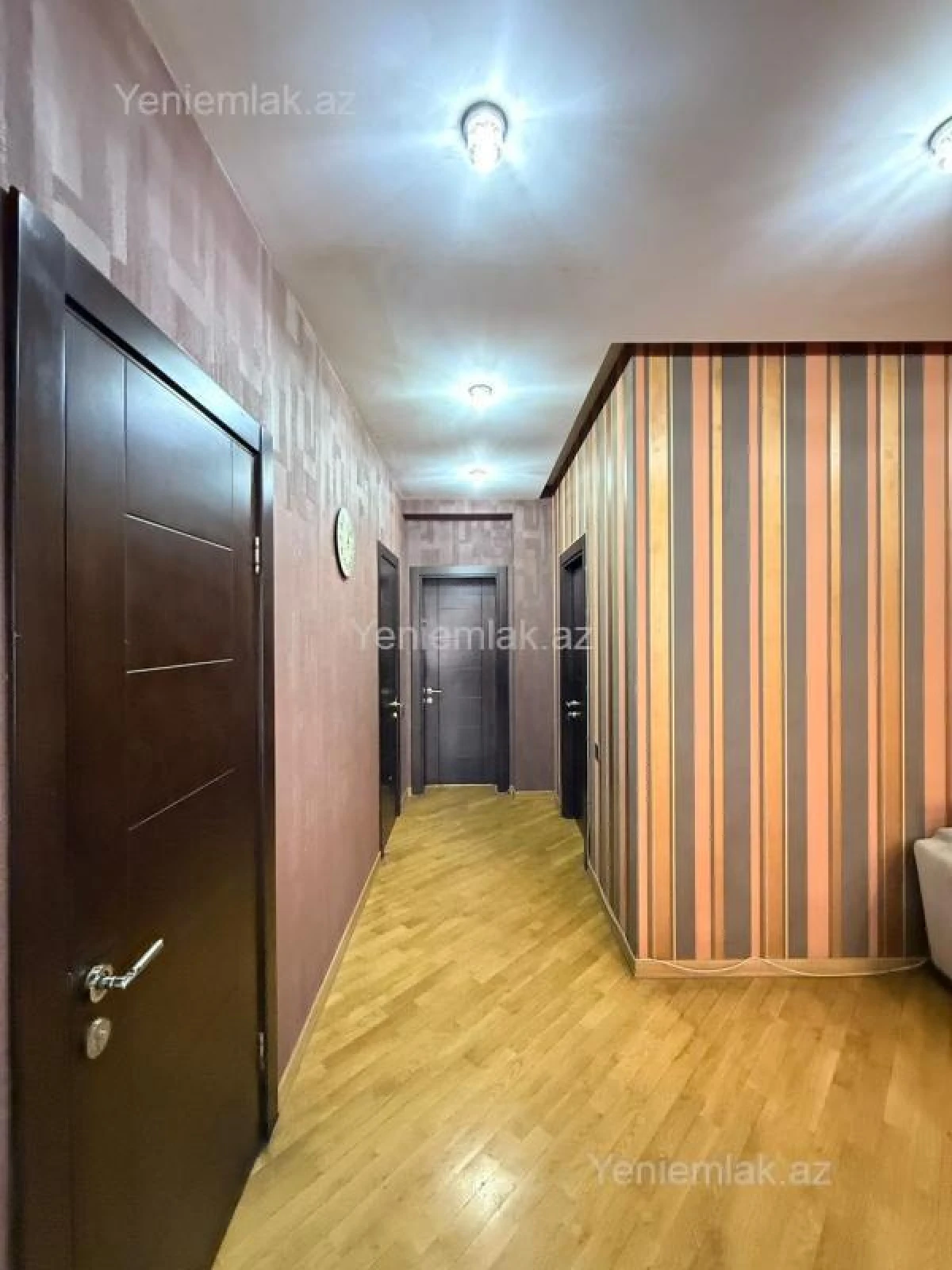 Satılır 3 otaqlı yeni tikili 137 m²
