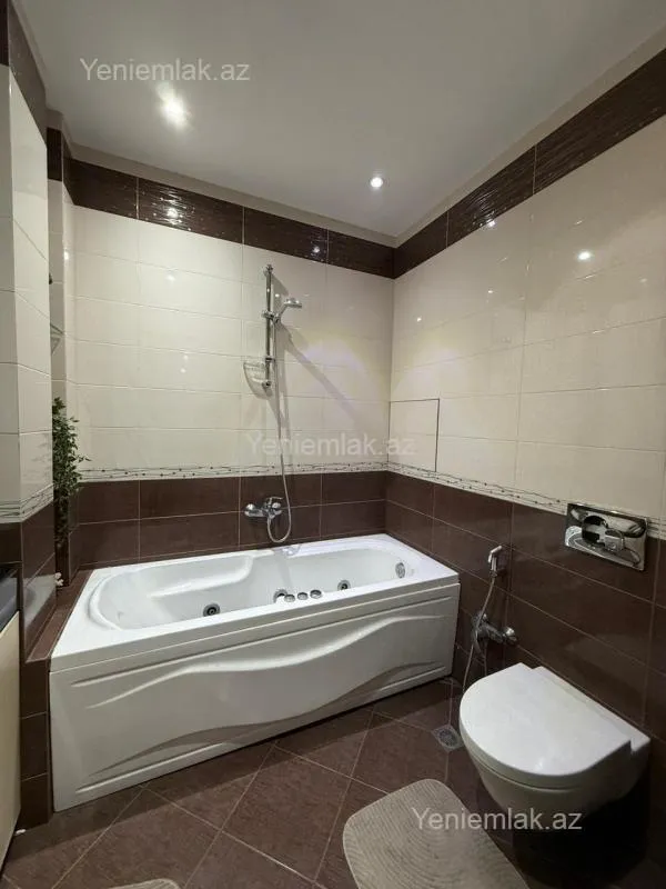 Satılır 3 otaqlı yeni tikili 137 m²