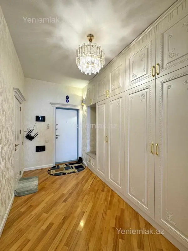 Satılır 2 otaqlı yeni tikili 72 m²