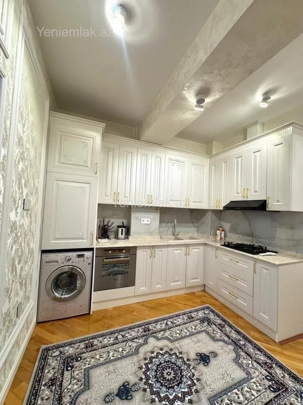 Satılır 2 otaqlı yeni tikili 72 m²