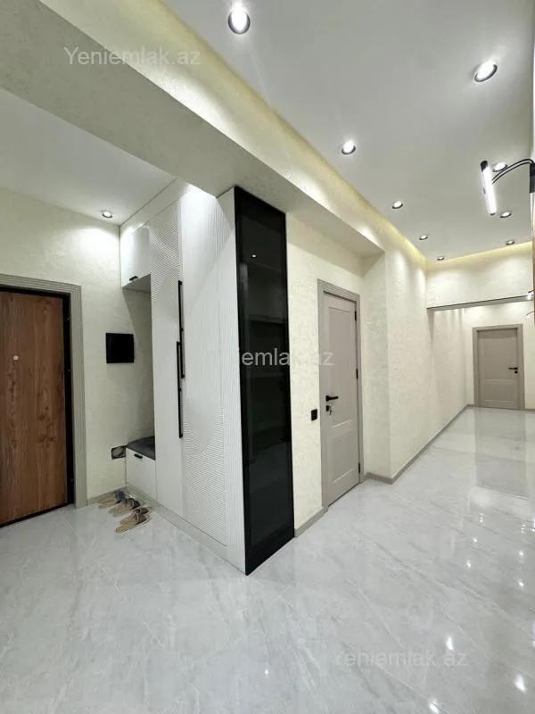 Satılır 3 otaqlı yeni tikili 105 m²